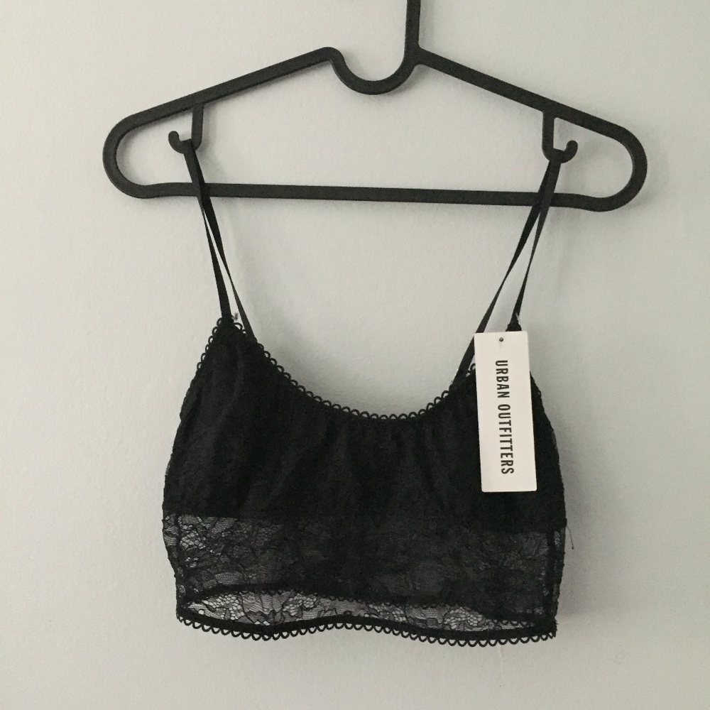 URBAN OUTFITTERS lace bra top- BNWT